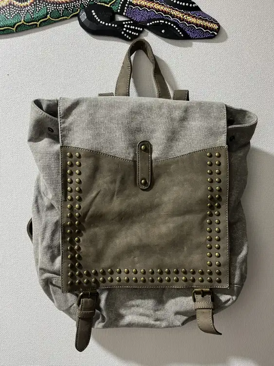 Mochila tachas