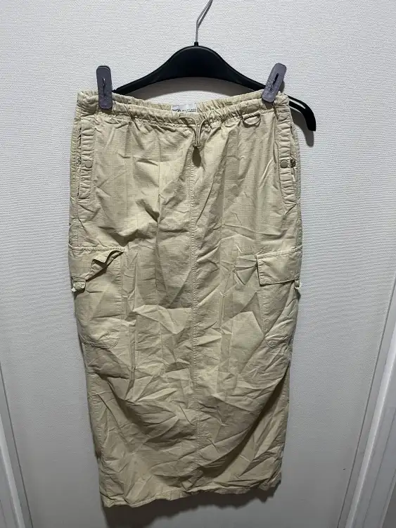 Falda cargo beige