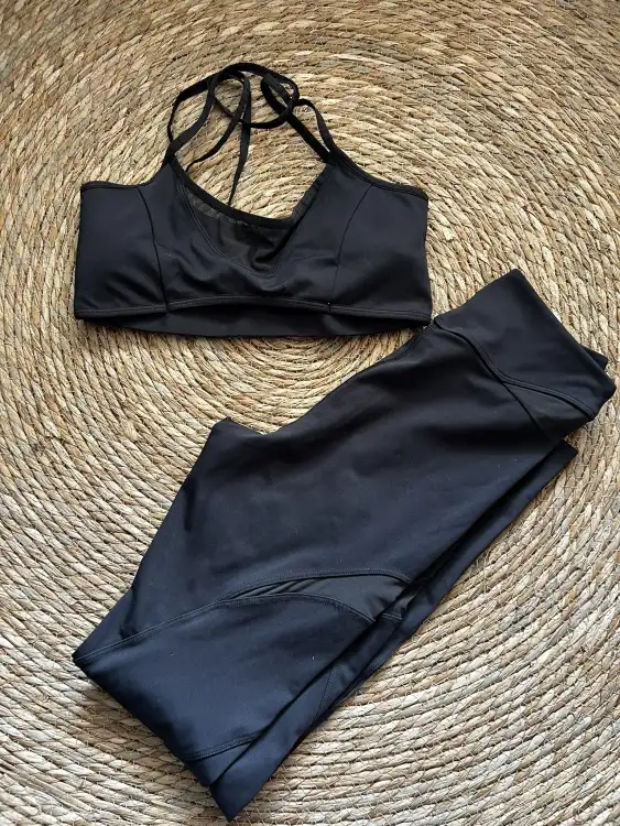 Conjunto deporte negro